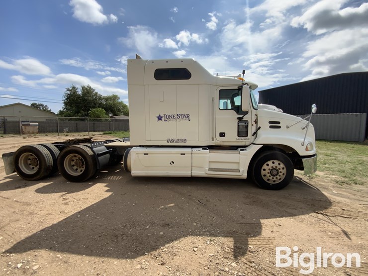 2014-mack-pinnacle-cxu613-image-4