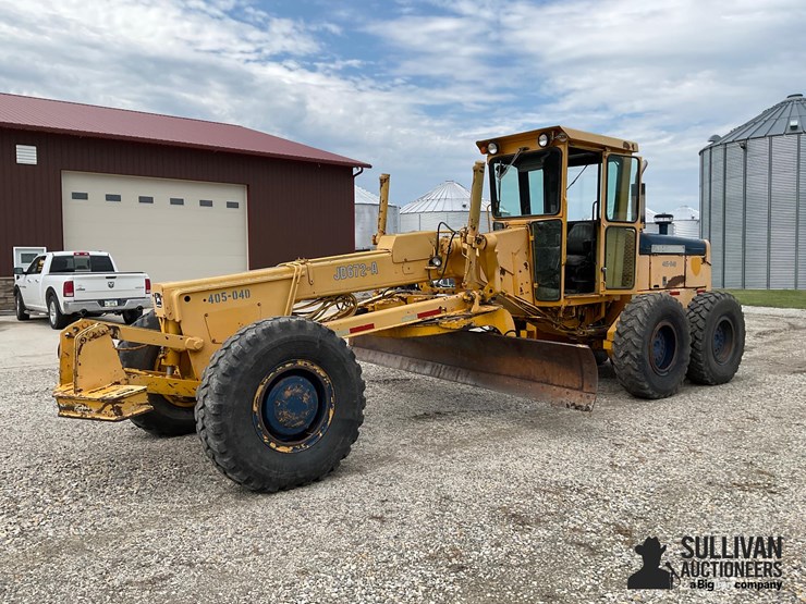 1979-deere-672a-image-1