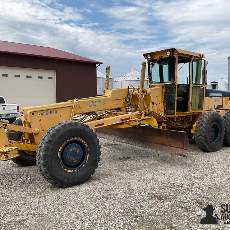 1979 DEERE 672A