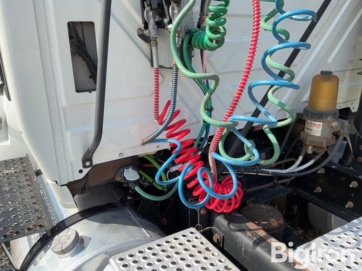2011-international-transtar-8600-image-16