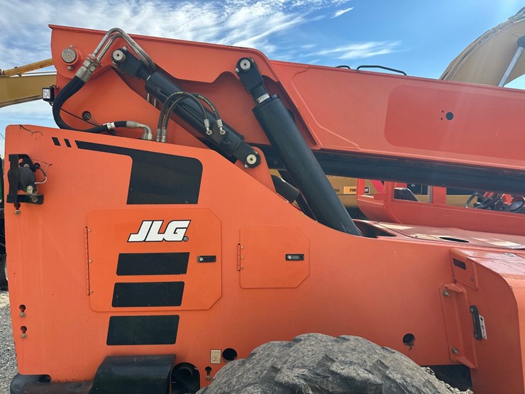 2019-jlg-8042-image-14