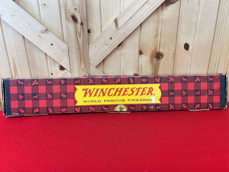 commemorative-winchester-model-94-illinois-sequicentennial-.30-30-lever-action-rifle-image-19