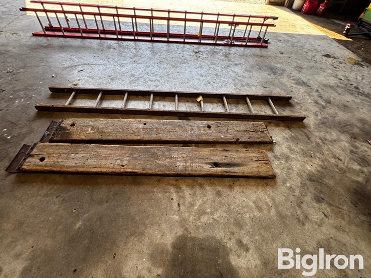 10'-wooden-ladder-&-7'-wooden-ramps-image-6