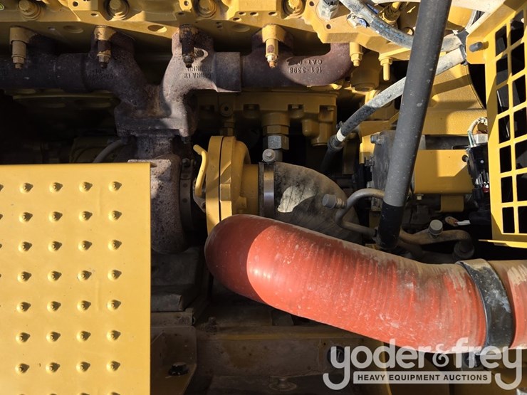 2022-caterpillar-336-image-60