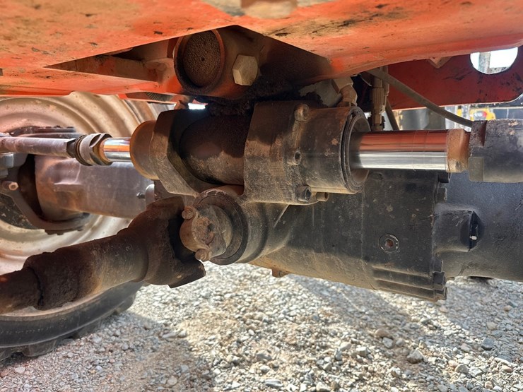 2019-jlg-8042-image-53