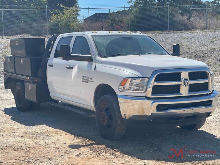 2018-dodge-3500-image-1