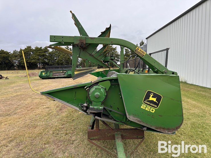 1981-john-deere-220-image-8