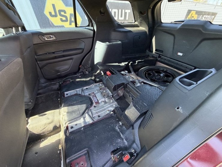 2018-ford-explorer-image-19