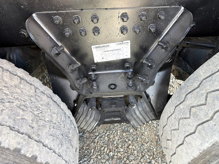2016-kenworth-t880-image-24