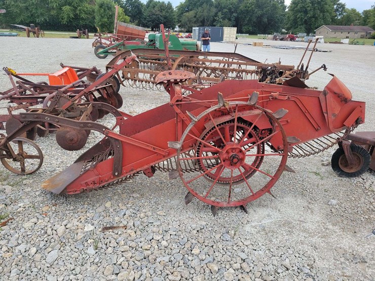 horse-drawn-potato-digger-image-2