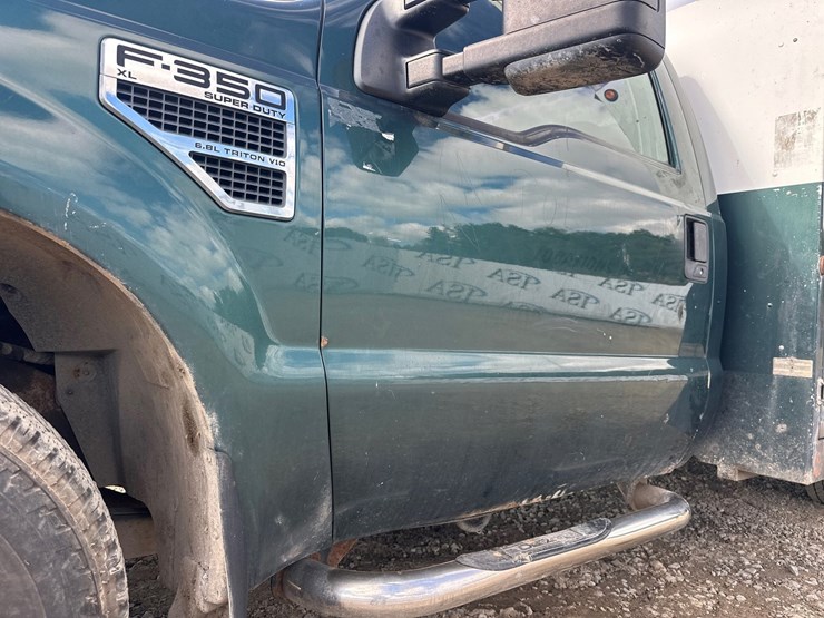 2009-ford-f350-image-17