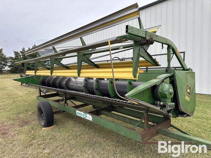 1981-john-deere-220-image-1