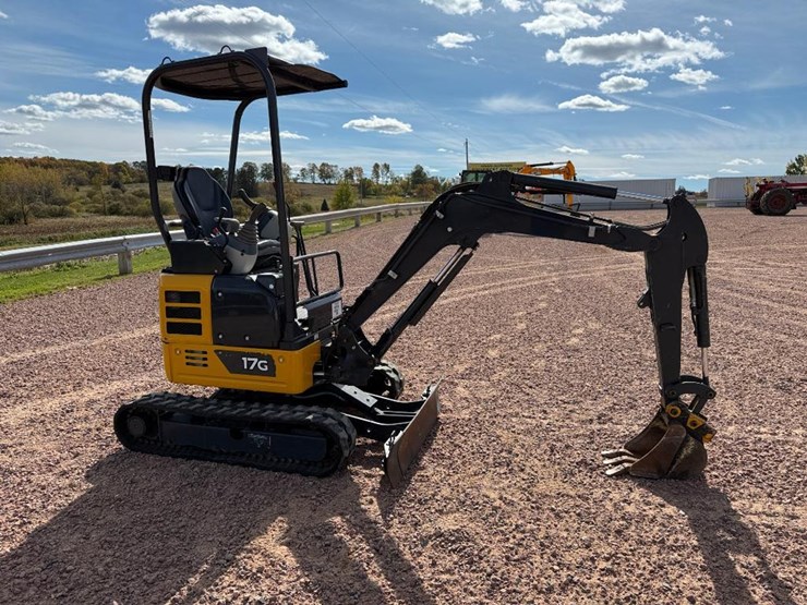 deere-17g-image-2