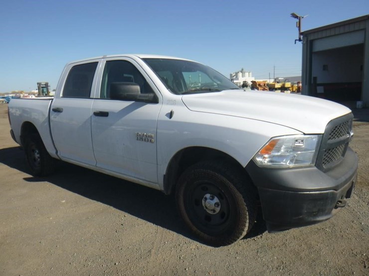 2015-dodge-1500-image-3
