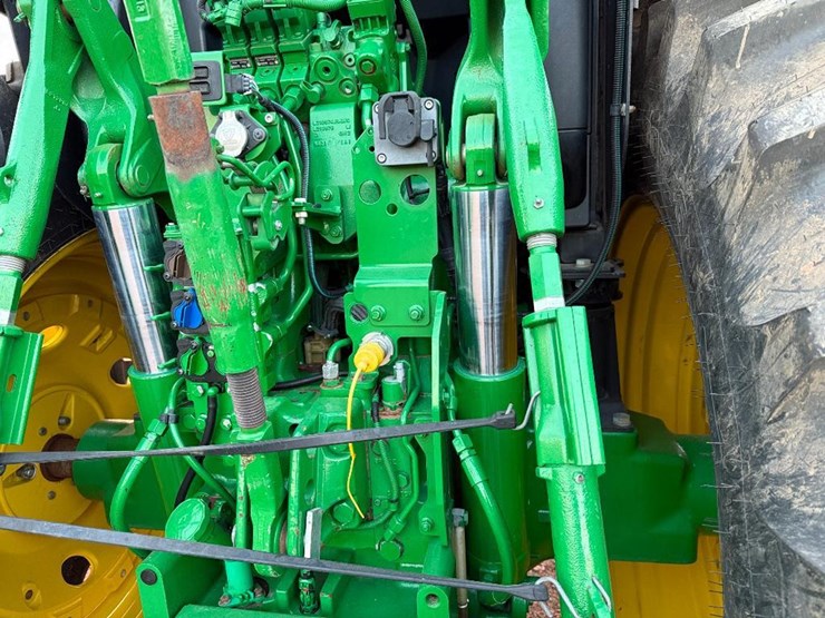 john-deere-6215r-image-39