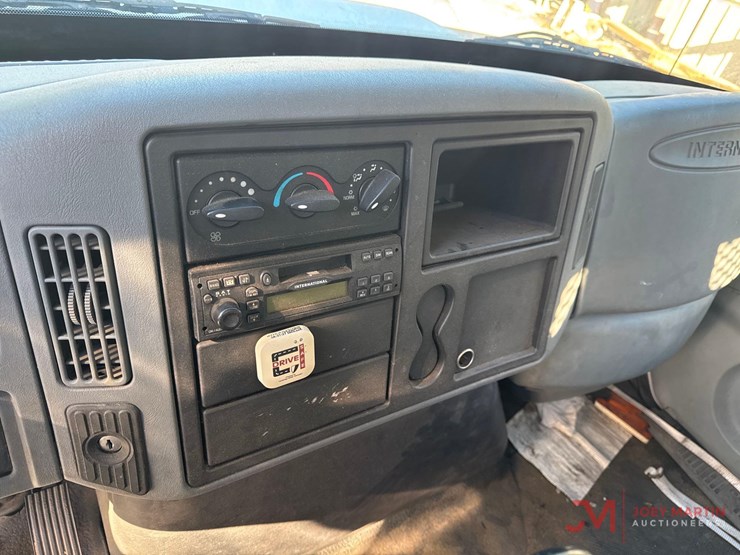 2006-international-durastar-4300-image-17
