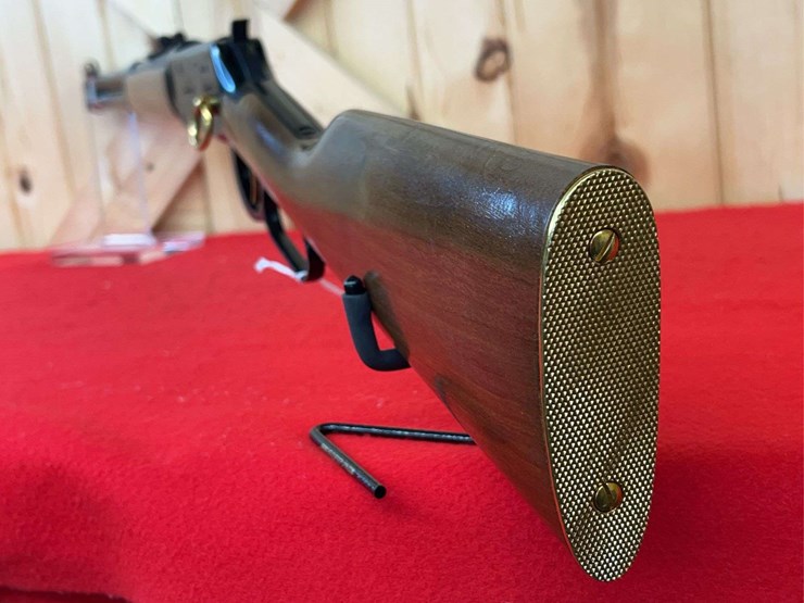 commemorative-winchester-model-94-illinois-sequicentennial-.30-30-lever-action-rifle-image-3