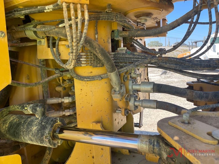 2021-caterpillar-980m-image-16