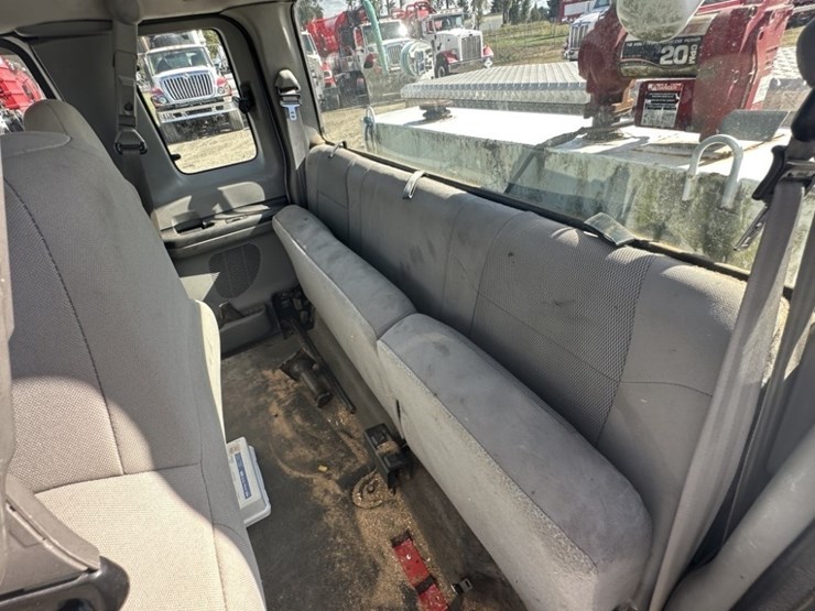 2005-ford-f250-xl-image-22
