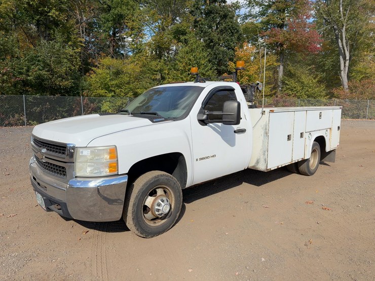 2008-chevrolet-3500hd-image-1