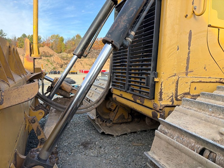 caterpillar-d6t-lgp-image-15