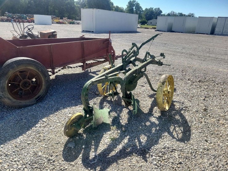 john-deere-two-bottom-plow-image-3