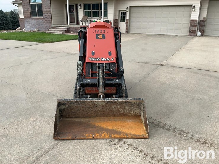 2024-ditch-witch-sk600-image-2