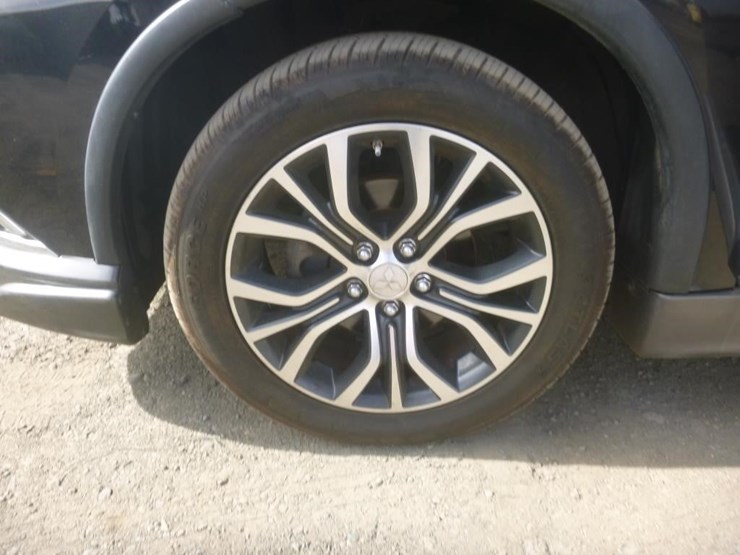 2016-mitsubishi-outlander-image-15