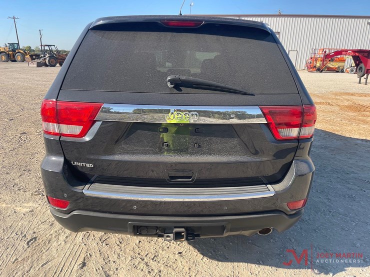 2013-jeep-grand-cherokee-limited-image-4