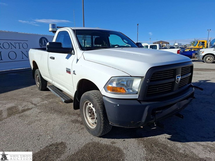 2012-dodge-2500-image-3