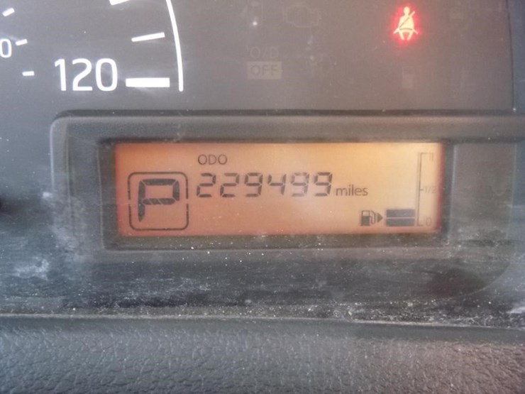 2015-nissan-nv200-image-17