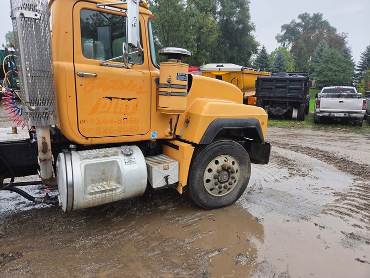 1994-mack-rd688s-image-19