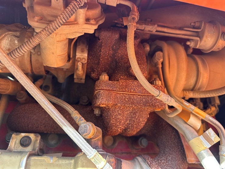 2019-jlg-8042-image-37