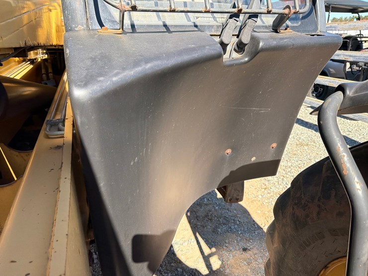 caterpillar-th360b-image-18