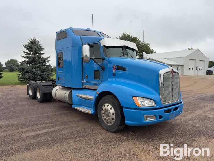 2013-kenworth-t660-image-3