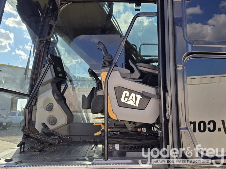 2022-caterpillar-336-image-70