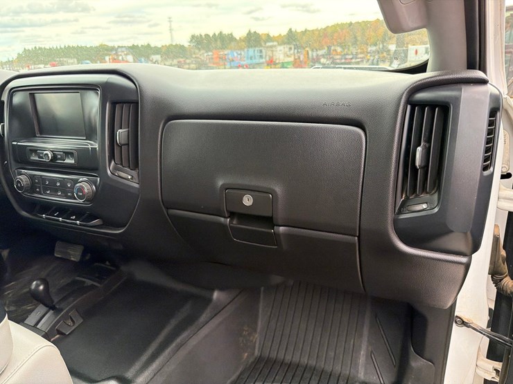 2019-chevrolet-silverado-1500-image-75