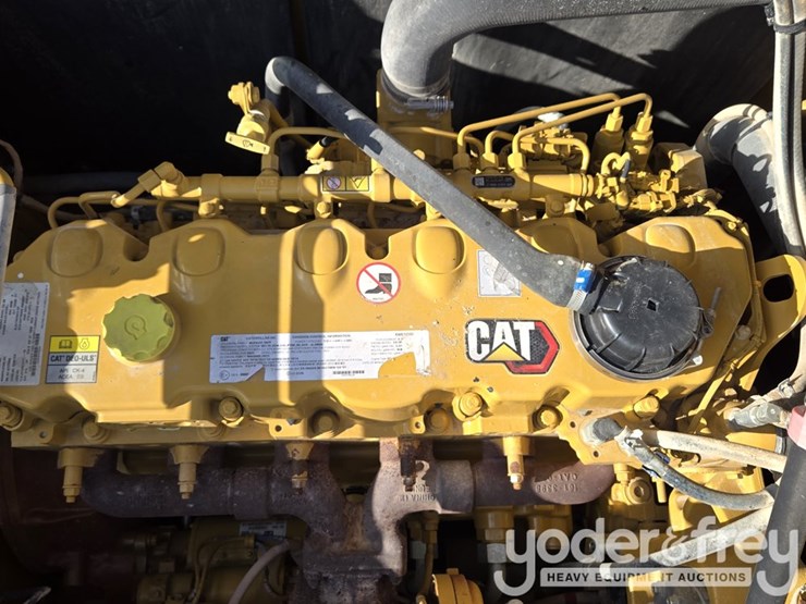 2022-caterpillar-336-image-63