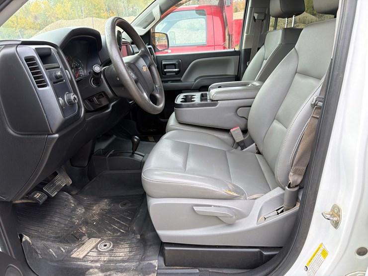 2019-chevrolet-silverado-1500-image-56