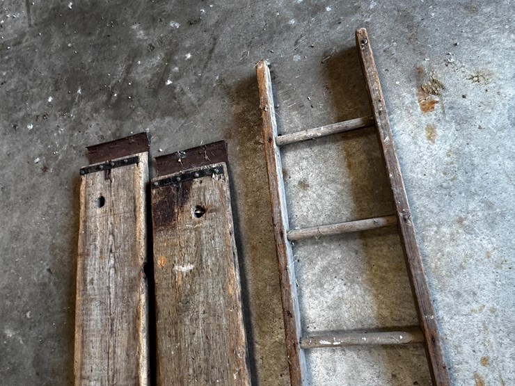 10'-wooden-ladder-&-7'-wooden-ramps-image-9