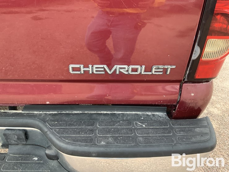 2004-chevrolet-silverado-2500-image-18