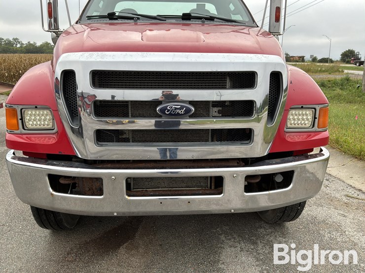 2015-ford-f750-xlt-image-9