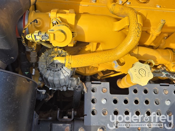 2019-deere-470g-lc-image-56