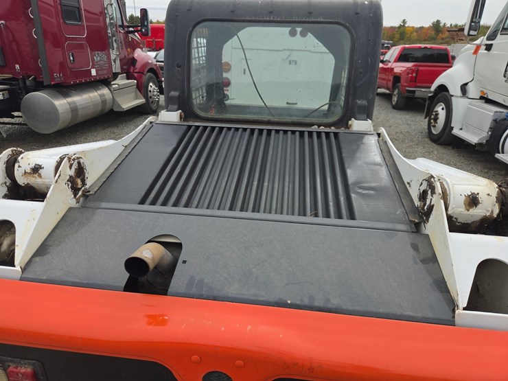2013-bobcat-t550-image-23