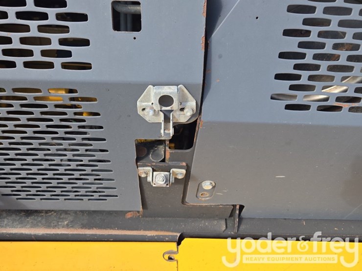 2019-deere-470g-lc-image-67