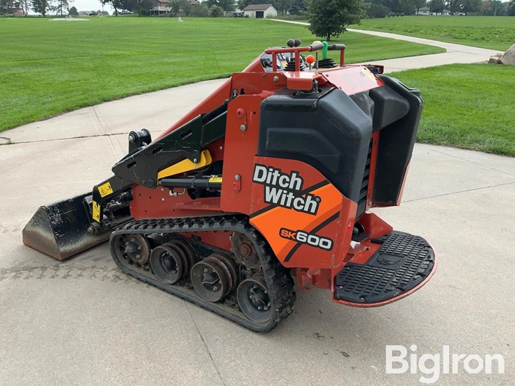 2024-ditch-witch-sk600-image-7