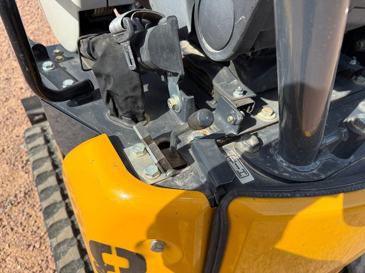 deere-17g-image-40