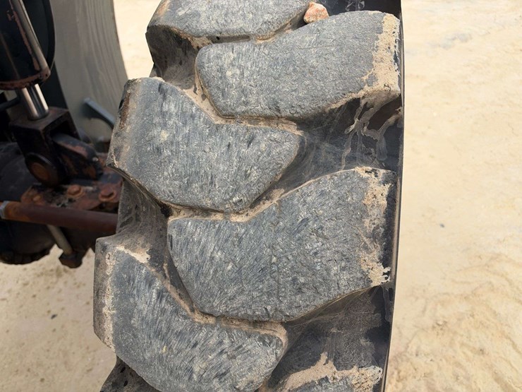 2009-jlg-g10-55a-image-24