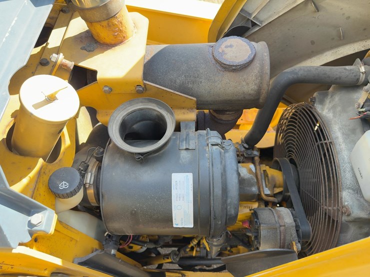 2002-deere-410g-image-12