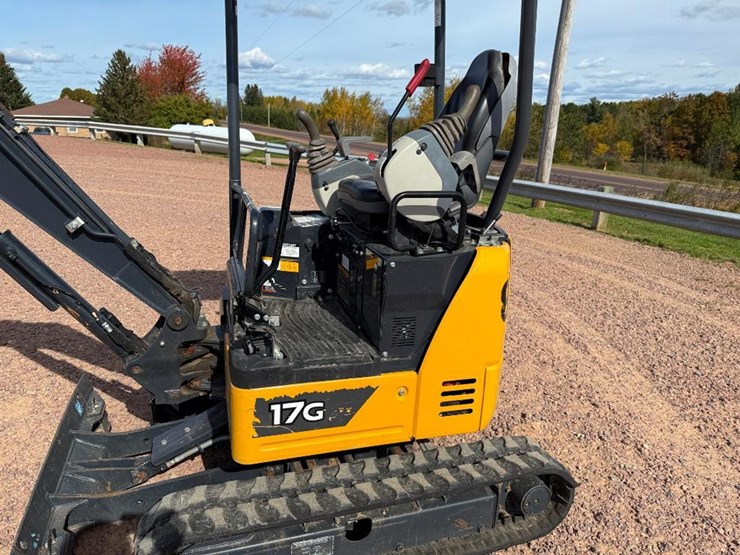 deere-17g-image-8